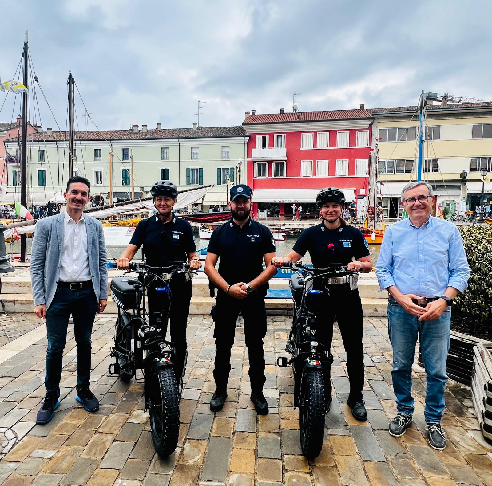 Due nuove biciclette a pedalata assistita per la Polizia Locale