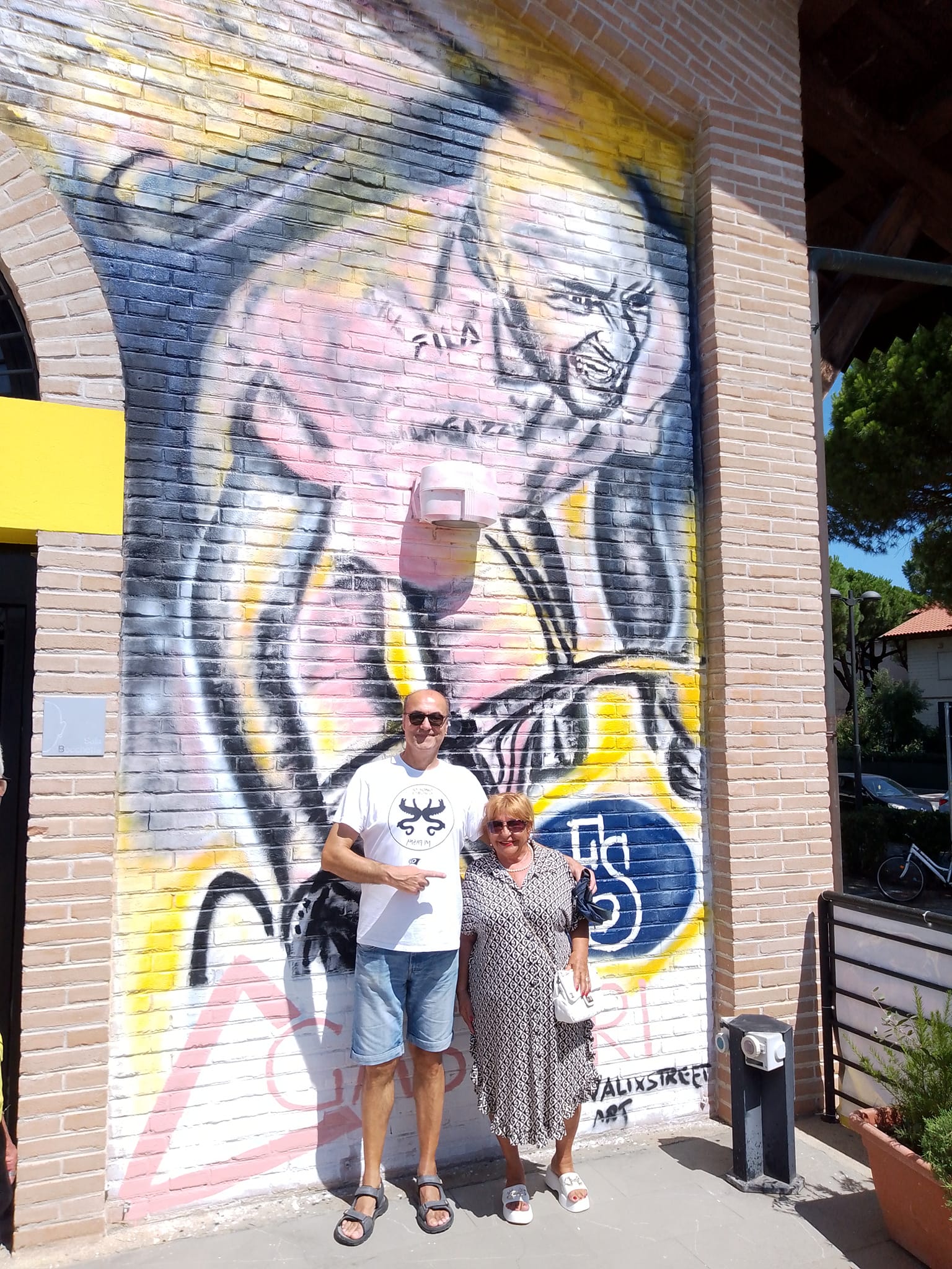 Un nuovo murales rende omaggio al mito di Marco Pantani