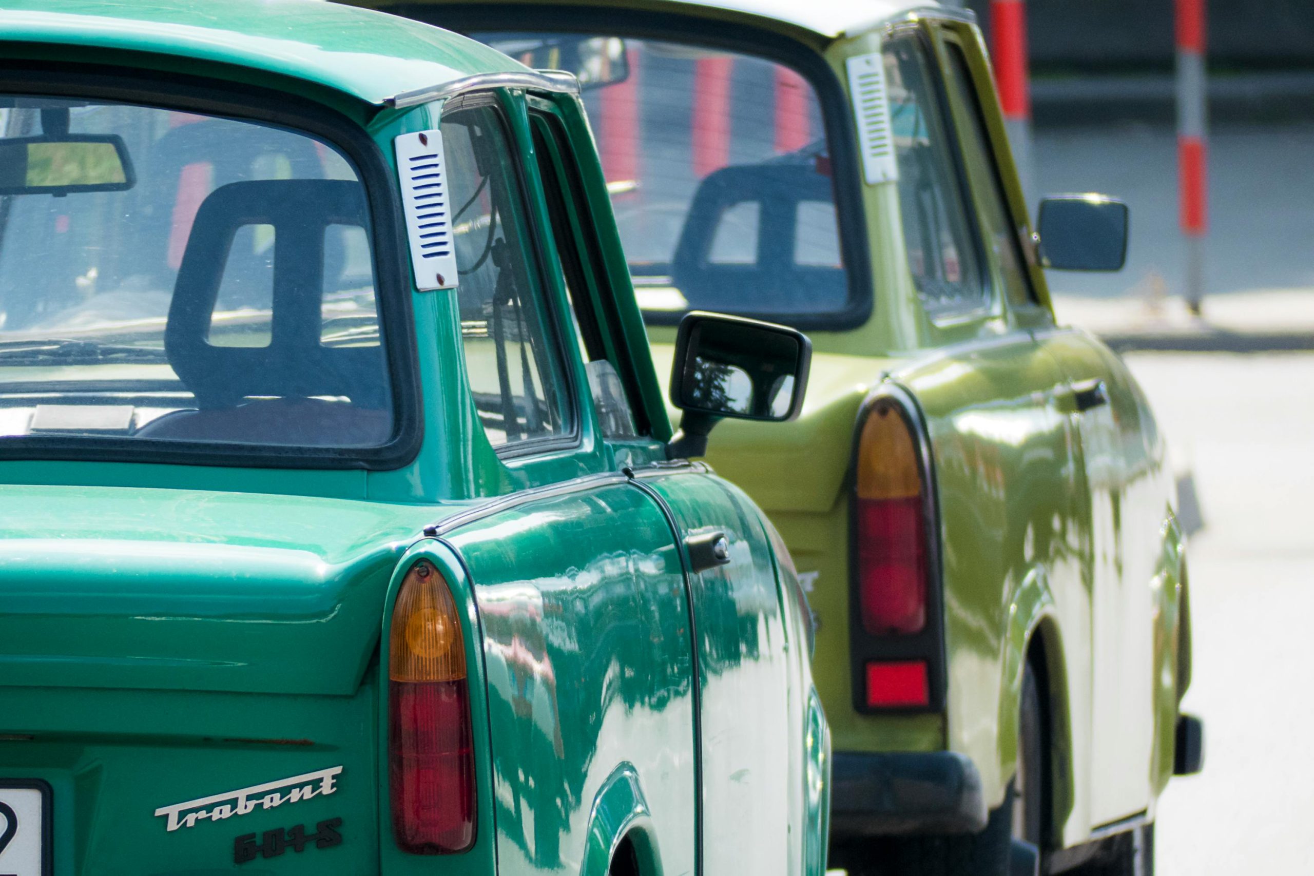 Domenica sul lungomare la sfilata delle Trabant