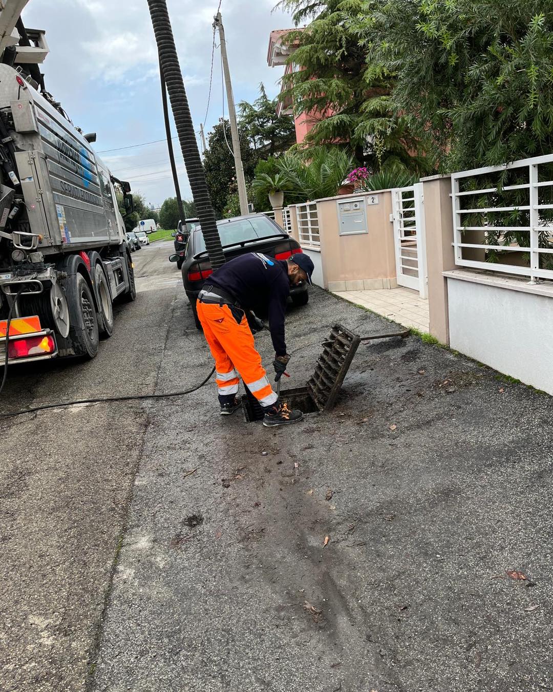 Dopo l’alluvione parte la pulizia straordinaria di tombini e caditoie