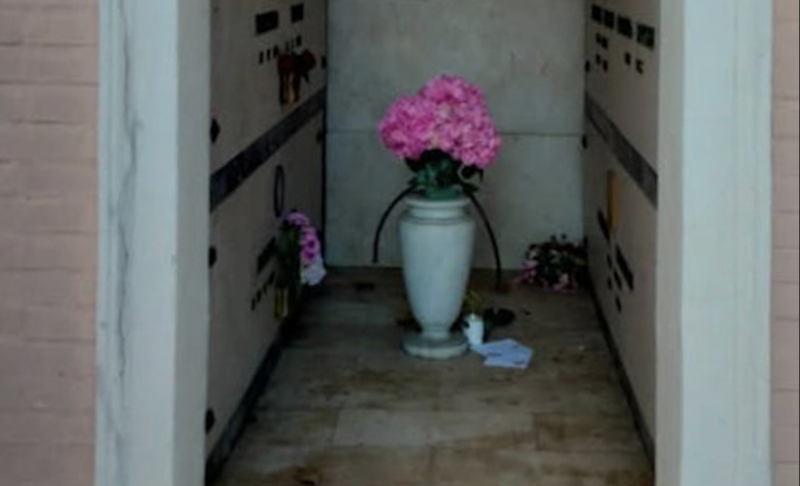 ladri cimitero
