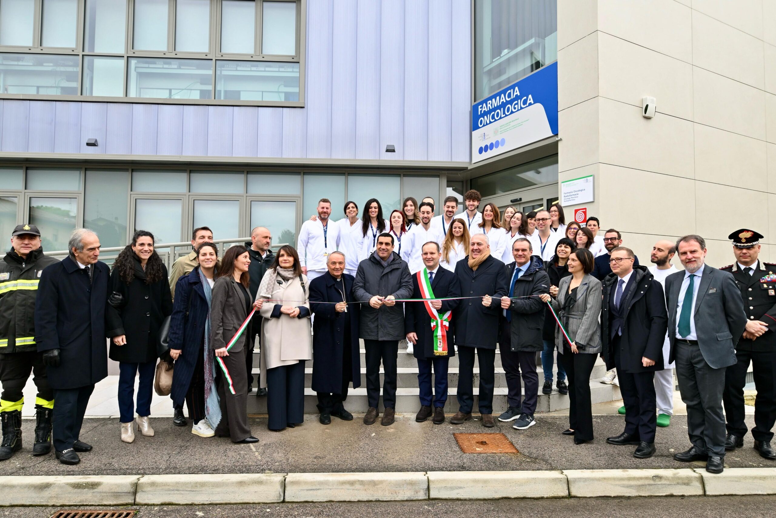 Taglio del nastro per la prima farmacia oncologica romagnola